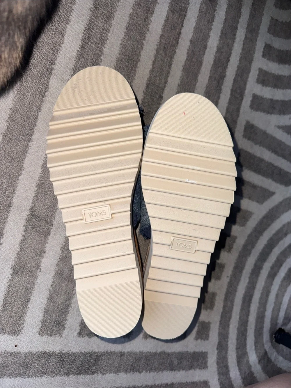 TOMS Denim Frayed Slide Mules in Light Blue - Picture 3 of 4
